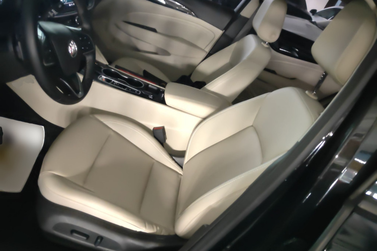 别克 君威 2020款 552T 精英型中控内饰19