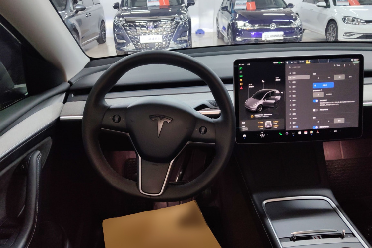 特斯拉 Model Y 2023款 后轮驱动版中控内饰13