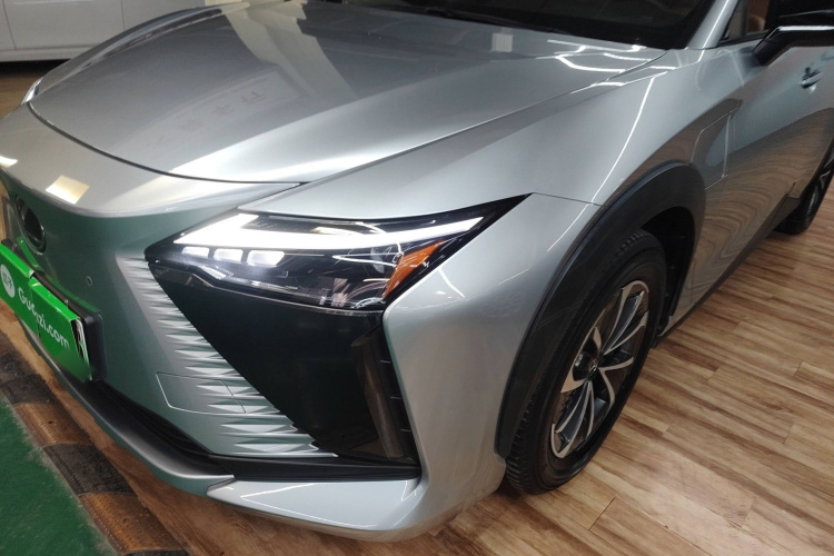 雷克萨斯RZ 2023款 450e 四驱纵享版局部细节36