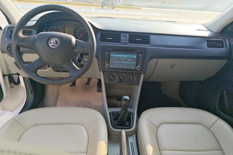 斯柯达 昕锐 2013款 1.6L 手动乐选型中控内饰7004