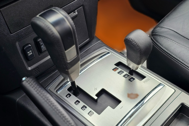 三菱 帕杰罗(进口) 2016款 3.0L 自动尊贵版 国V局部细节18