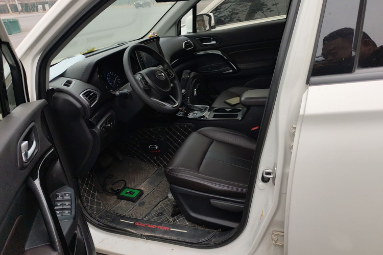 广汽传祺 传祺GS4 2018款 235T 自动两驱精英百万纪念版中控内饰19