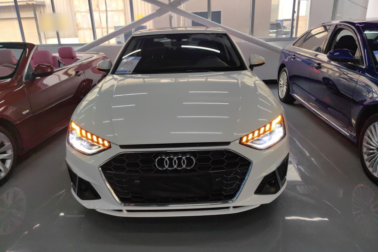 奥迪A4L 2024款 40 TFSI 时尚动感型车身外观2