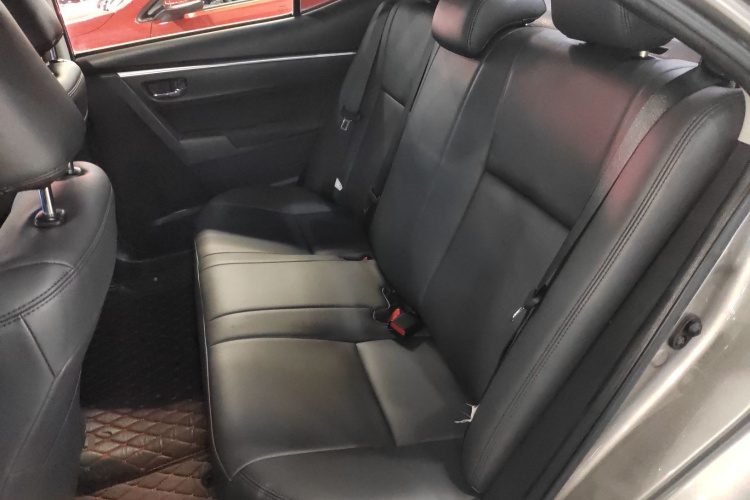 丰田 卡罗拉 2017款 改款 1.2T S-CVT GL中控内饰7004