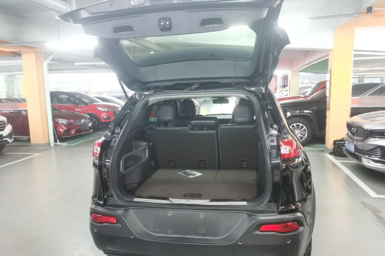 Jeep 自由光 2016款 2.4L 领先版局部细节23