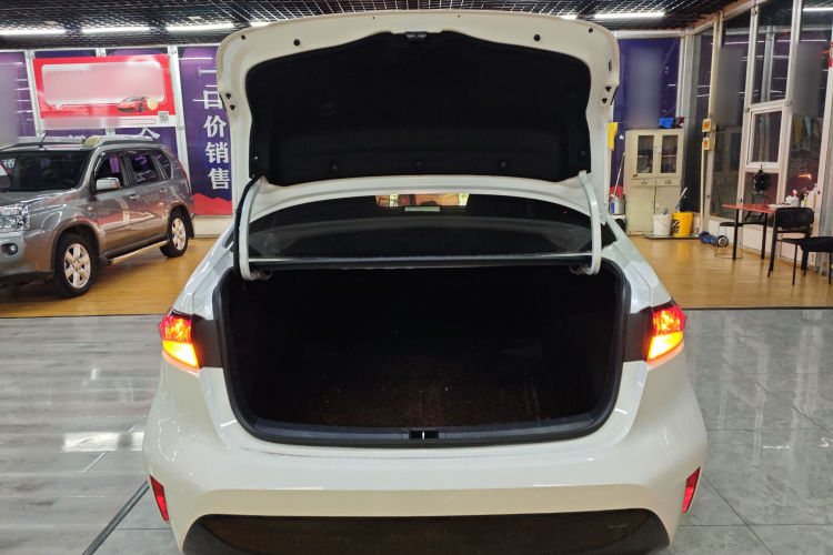 丰田 雷凌 2024款 185T CVT豪华版局部细节23