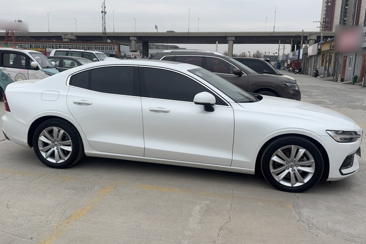 沃尔沃S60 2020款 T3 智行豪华版车身外观6004