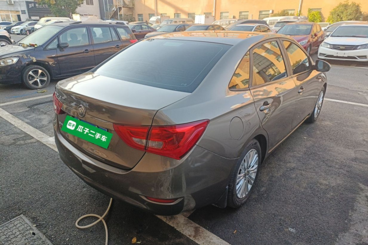 别克 英朗 2016款 15N 手动精英型车身外观7