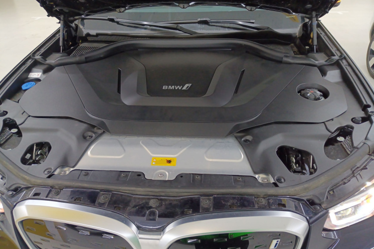 宝马iX3 2024款 领先型机舱底盘24