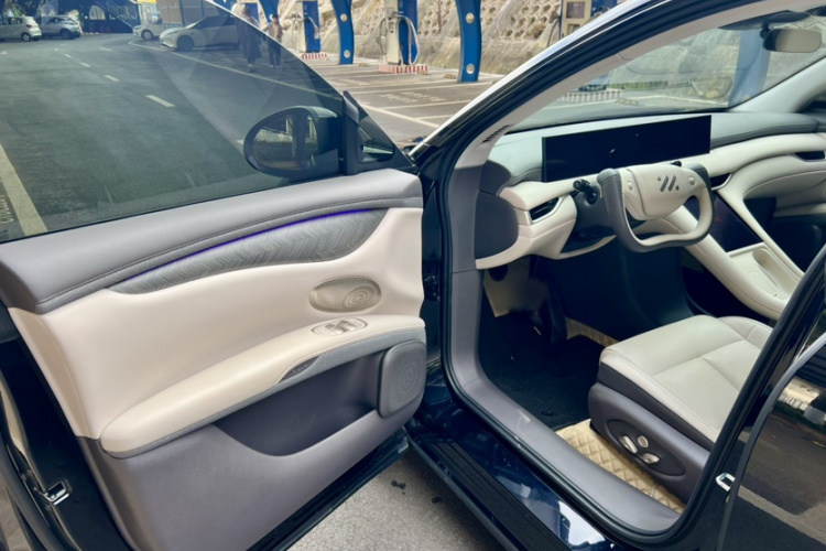 智己汽车 智己LS6 2025款 灵蜥智驾版中控内饰7002