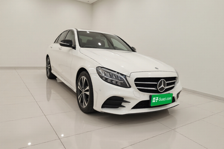 奔驰C级 2019款 C 260 运动版车身外观3