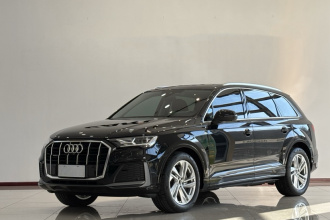 奥迪Q7 2023款 45 TFSI quattro S line运动型
