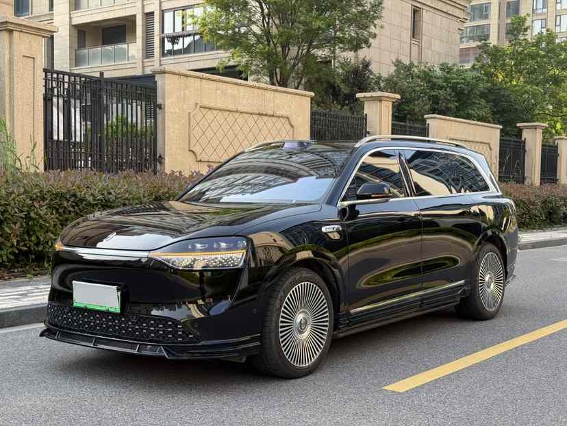 鸿蒙智行 问界M9 2025款 增程 Ultra版 52kWh 6座版 (192线激光雷达）(1)
