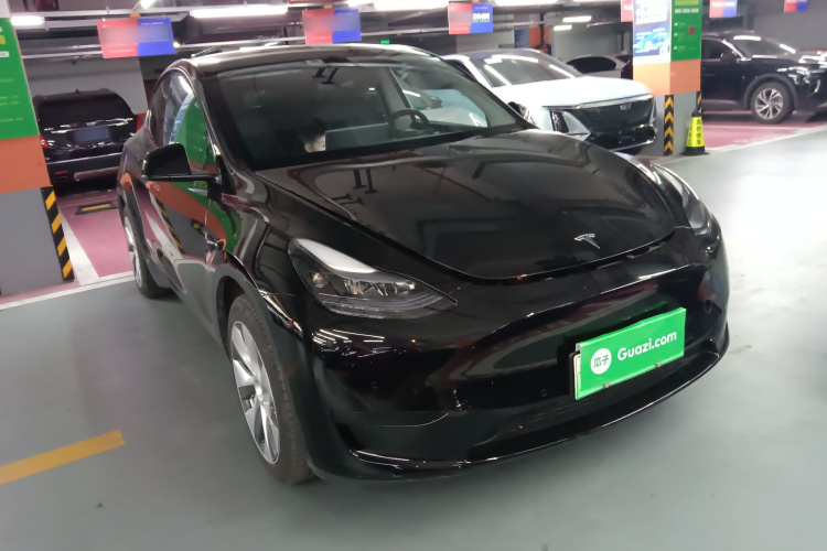 特斯拉 Model Y 2022款 改款 后轮驱动版车身外观3