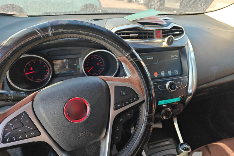 比亚迪 元 2016款 1.5L 手动尊贵型中控内饰12