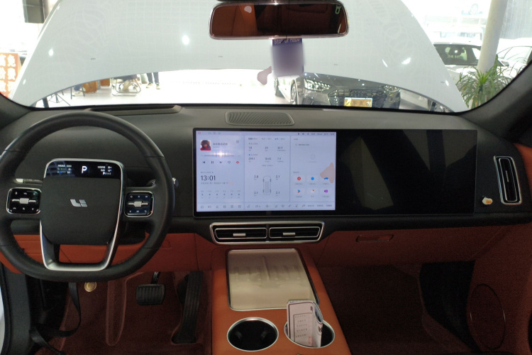 理想汽车 理想L7 2023款 Air中控内饰12