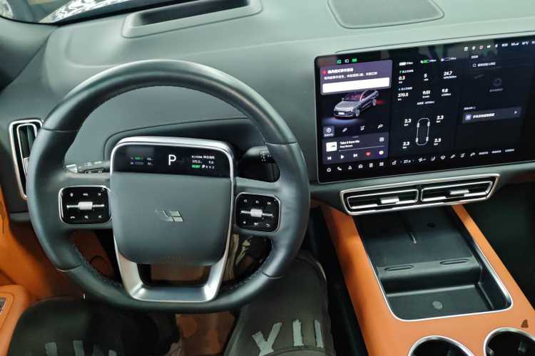 理想汽车 理想L9 2022款 Max中控内饰12