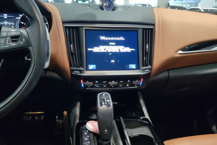 玛莎拉蒂 Levante 2022款 3.0T Modena局部细节16