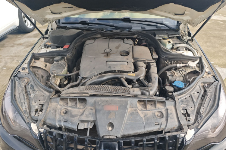 奔驰E级(进口) 2014款 E 200 轿跑版机舱底盘24