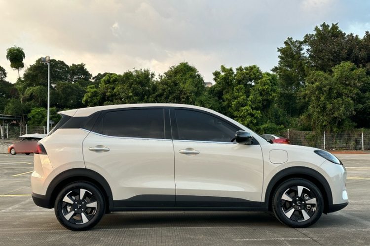 五菱汽车 五菱缤果PLUS 2024款 330km 五座版车身外观6007