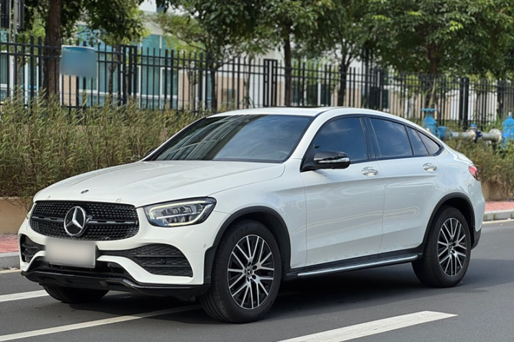 奔驰GLC轿跑 2020款 GLC 300 4MATIC 轿跑SUV车身外观1
