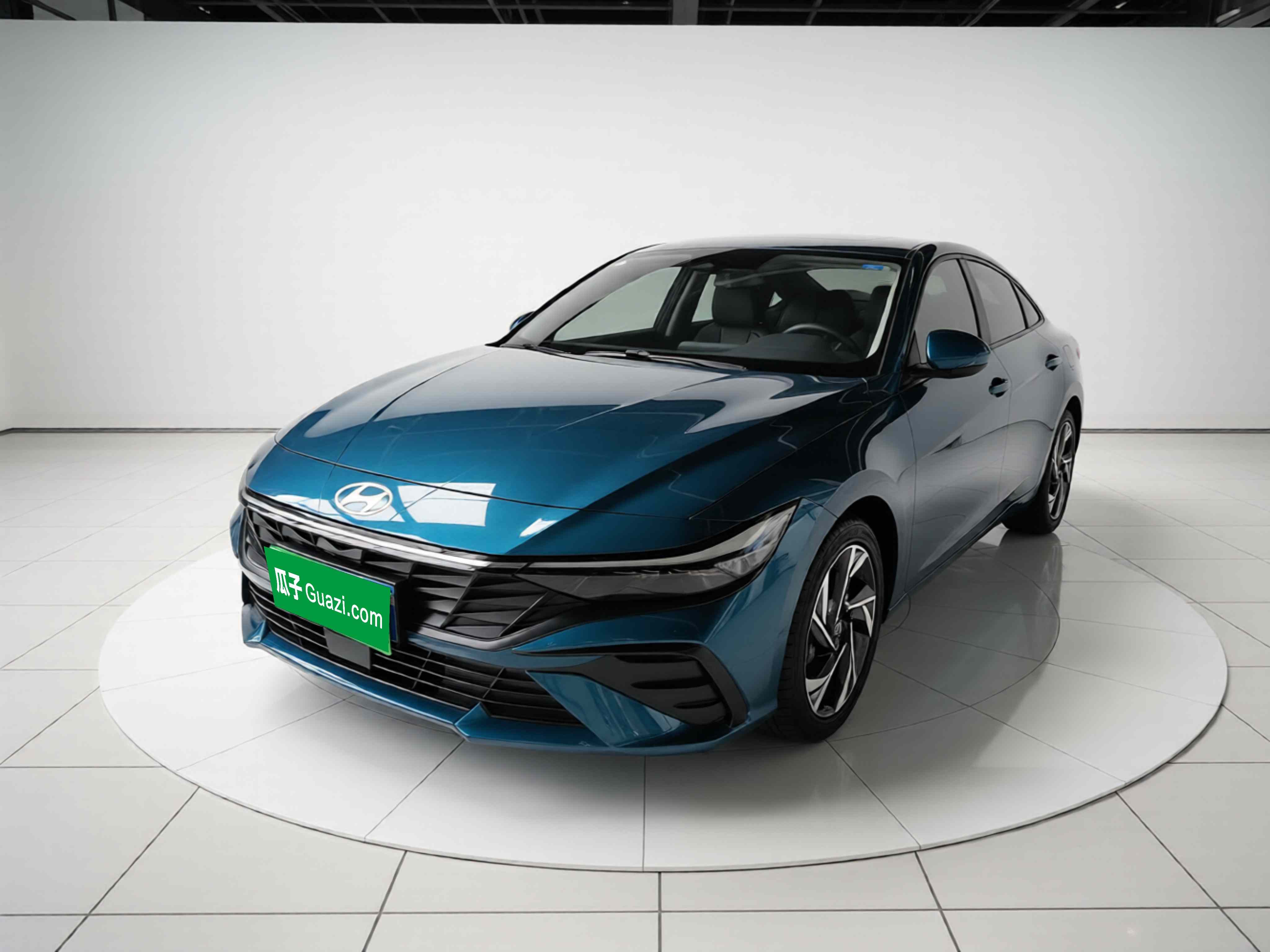 现代 伊兰特 2023款 1.5L CVT LUX尊贵版(2)