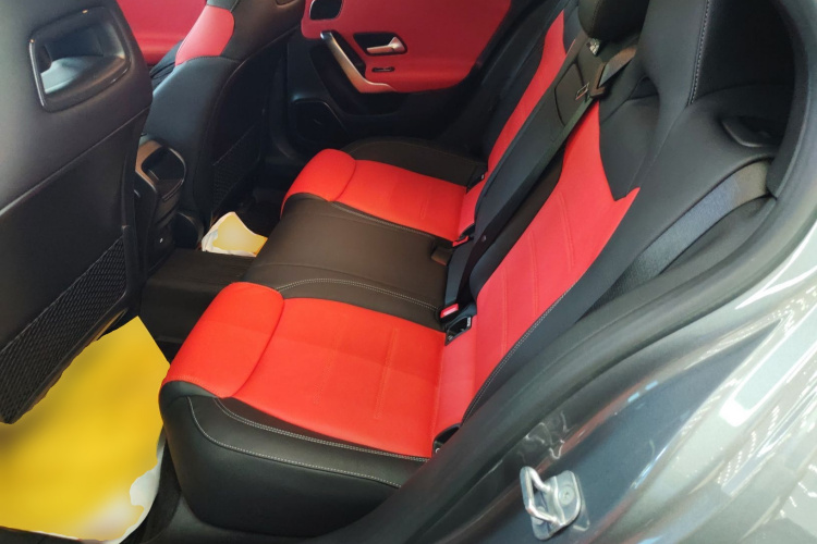 奔驰A级AMG(进口) 2024款 AMG A 35 4MATIC中控内饰21