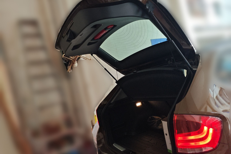 宝马X1 2014款 sDrive18i 领先型中控内饰23