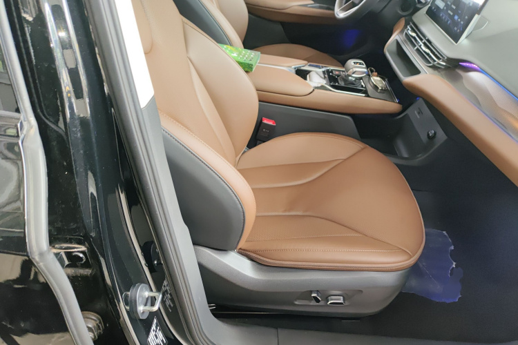 红旗E-QM5 2021款 网约充电 基础版 4座局部细节41