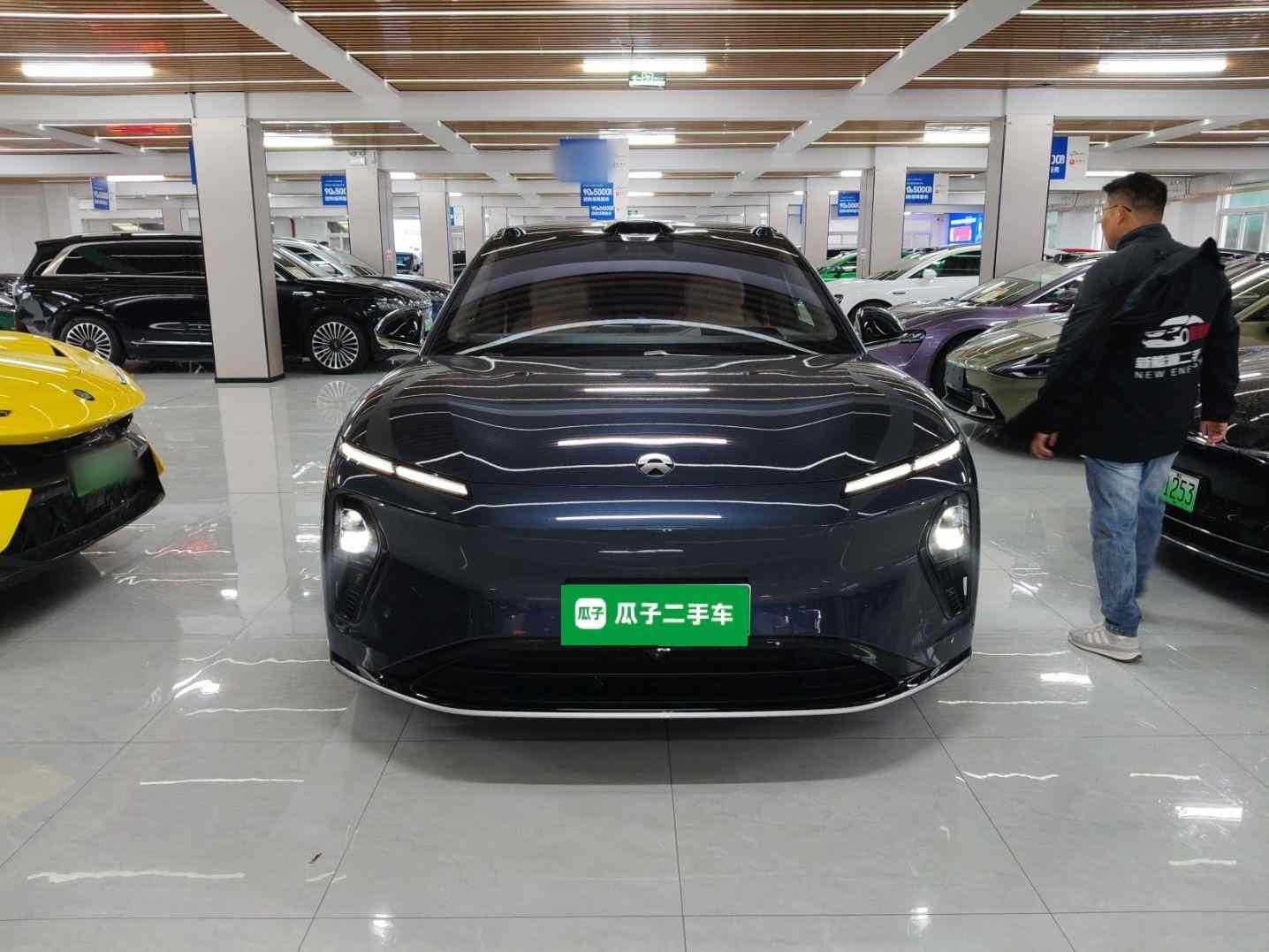 蔚来ET9 2025款 102kWh 签名版(1)