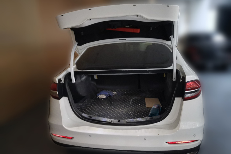 福特 蒙迪欧 2020款 EcoBoost 180 时尚型中控内饰23