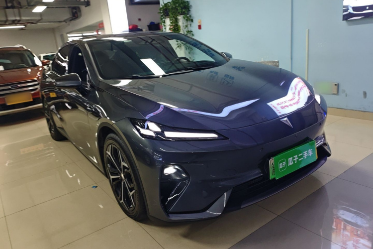 深蓝汽车 深蓝L07 2024款 230Max乾崑智驾ADS SE增程版车身外观3