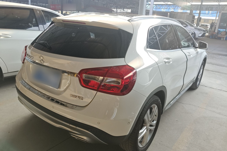 奔驰GLA 2016款 GLA 200 动感型车身外观7