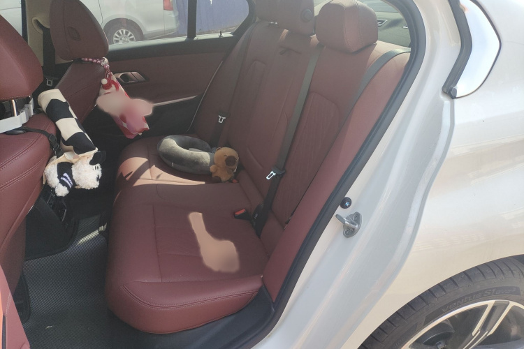 宝马3系 2023款 325i M运动套装中控内饰7004