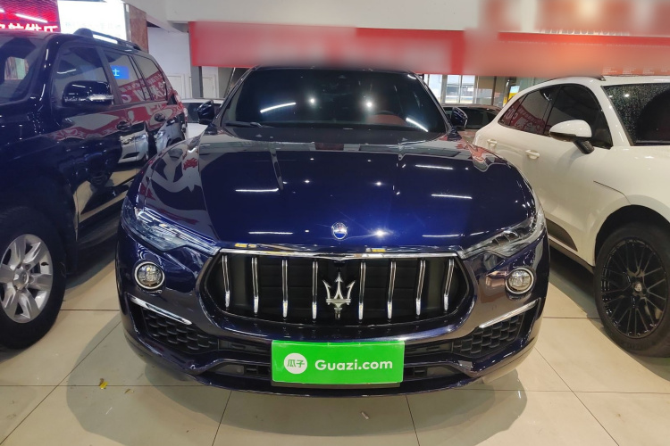 玛莎拉蒂 Levante 2021款 3.0T 标准版车身外观2