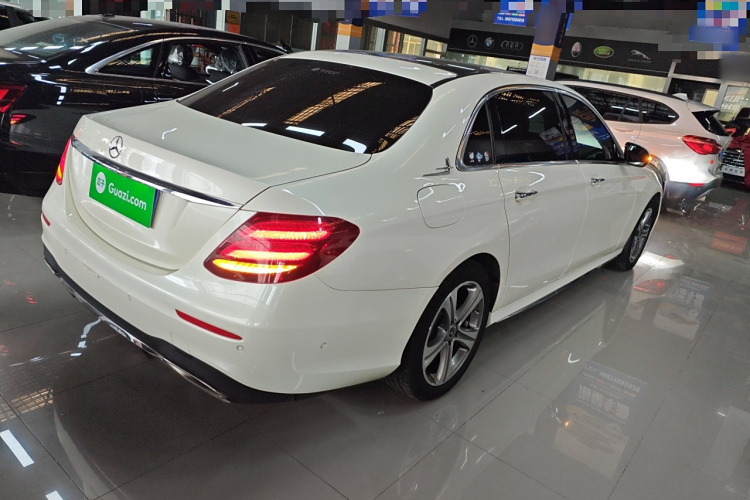 奔驰E级 2020款 E 260 L 运动型车身外观7