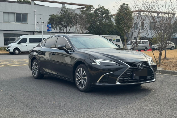 雷克萨斯ES 2025款 300h 臻享版车身外观6003