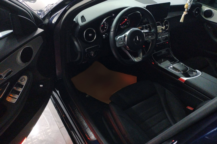 奔驰C级 2019款 C 260 运动版中控内饰7002