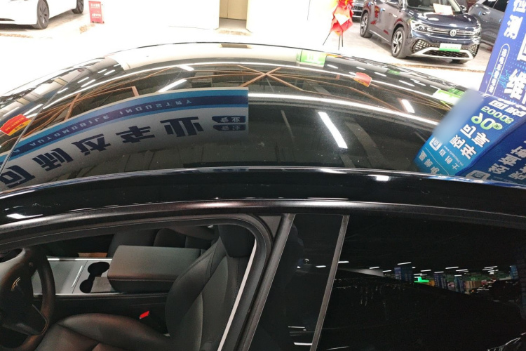 特斯拉 Model Y 2021款 长续航全轮驱动版局部细节57