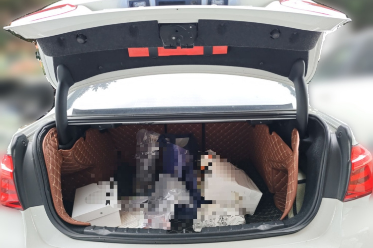 宝马3系 2019款 320Li 时尚型中控内饰23