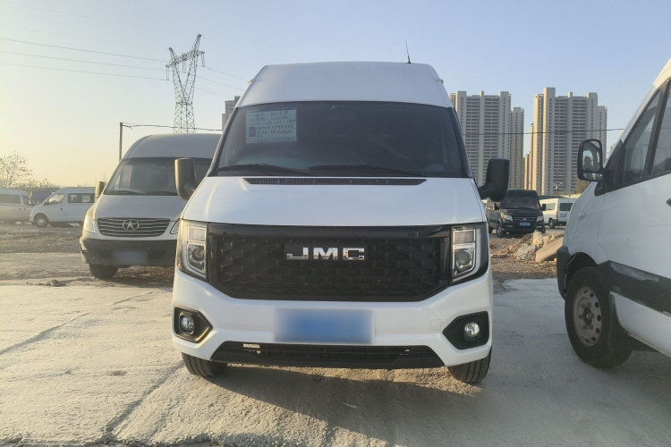 江铃福顺 2025款 2.0T 8AT柴油中轴中高顶商运型多功能乘用车7座车身外观6001