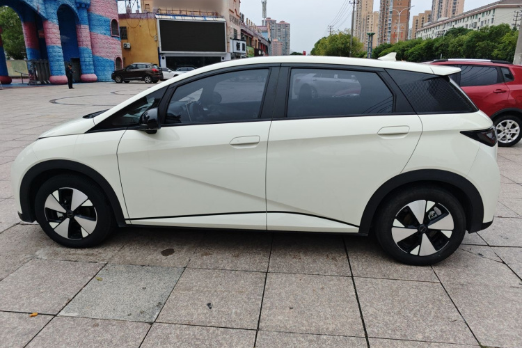 比亚迪 海豚 2023款 420km 时尚版车身外观4