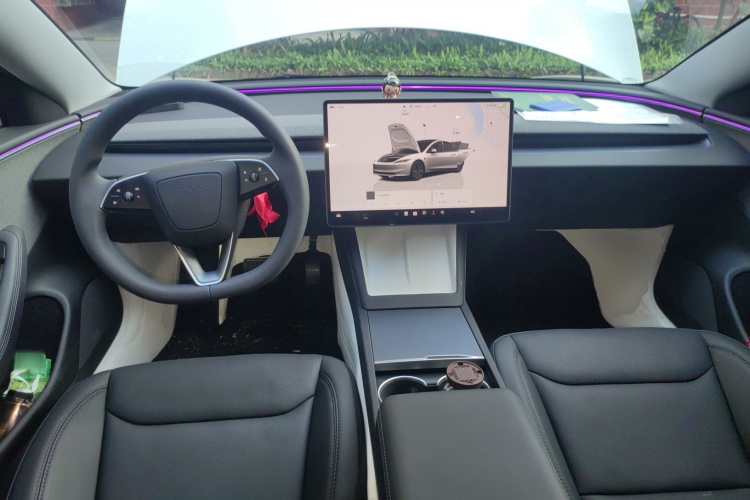 特斯拉 Model 3 2025款 后轮驱动版中控内饰12