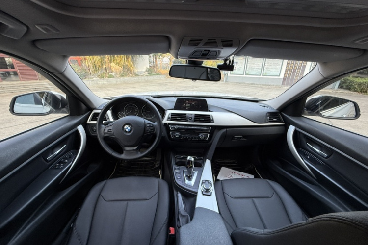 宝马3系 2016款 320Li 时尚型中控内饰7008