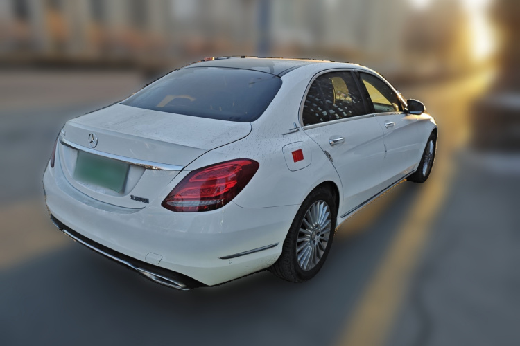 奔驰C级 2015款 改款 C 200 L车身外观7