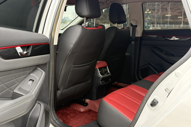 东风风神 奕炫MAX 2021款 1.5T 超炫潮爸版中控内饰7005