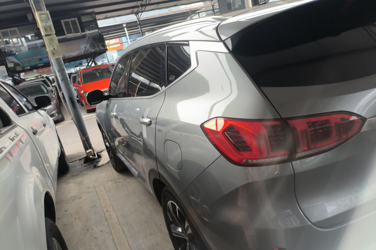 魏牌 VV6 2021款 2.0T 两驱智享+车身外观6003