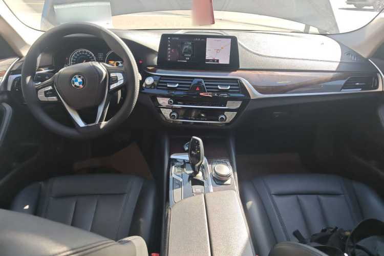 宝马5系 2018款 525Li 豪华套装中控内饰12