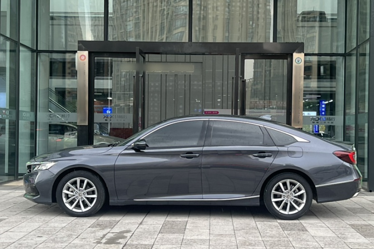 本田 雅阁 2022款 260TURBO 豪华版车身外观6003