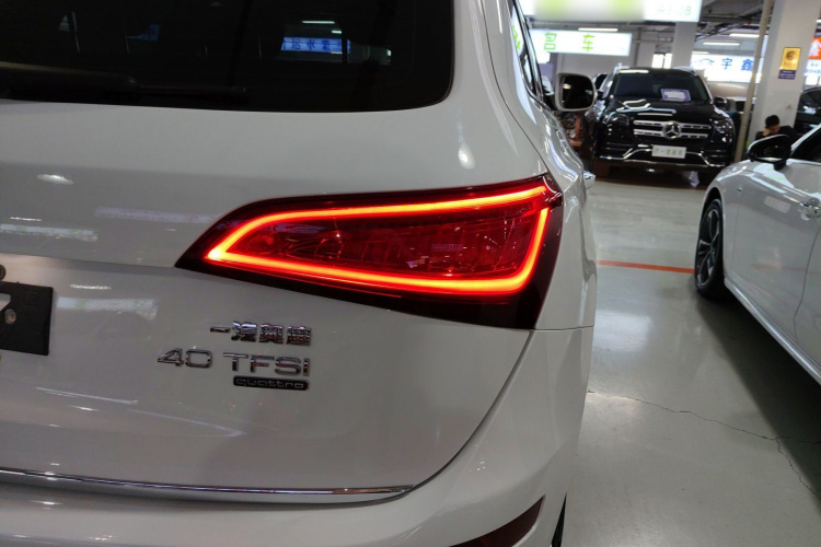 奥迪Q5 2017款 Plus 40 TFSI 进取型车身外观9
